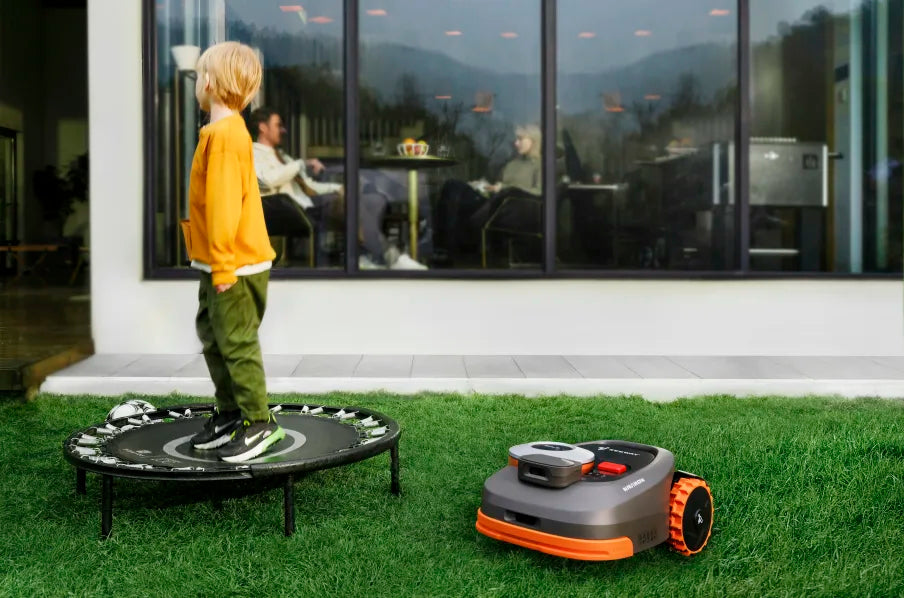 Segway Navimow H800A-VF Robotic Lawnmower - Robot Specialist