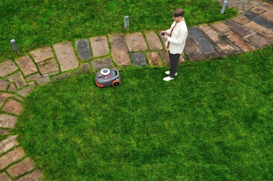 Segway Navimow H1500A - VF Robotic Lawnmower - Robot Specialist - New Machines