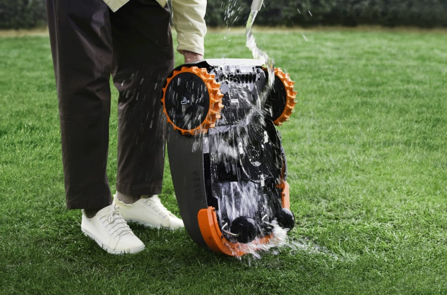 Segway Navimow H800A-VF Robotic Lawnmower - Robot Specialist